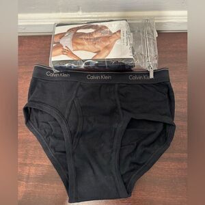 Calvin Klein Men's Classic 100%  Cotton Briefs 4-Pack size S/P in black, NWT